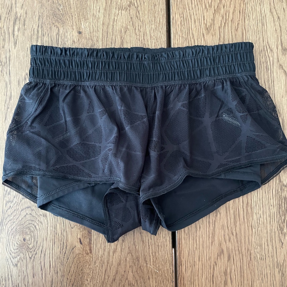 Lululemon Shorts Low-Rise Lined Shorts 2.5